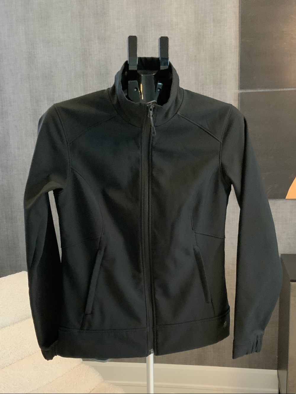 Mountain Hardwear Black Softshell Full-Zip Utility Jacket M